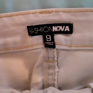 FASHION NOVA Size 9 shorts